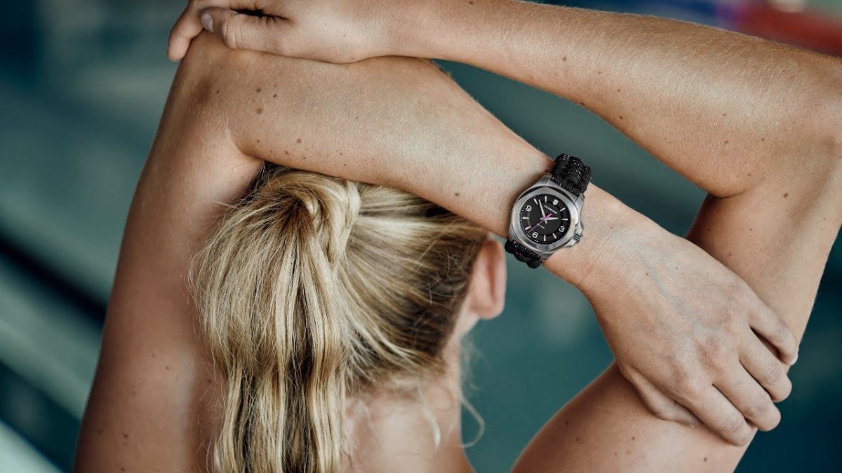Which Wrist to Wear a Watch Female?